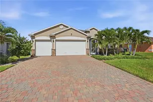 1807 SW 40th Terrace, Cape Coral, FL 33914 - Photo 4