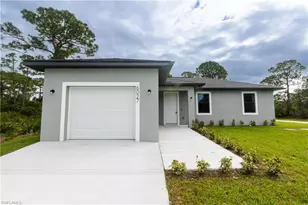 6027 Pecan Cir, Labelle, FL 33935 - Photo 1
