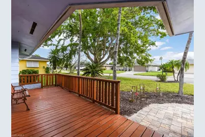 5324 Chippendale Cir E, Fort Myers, FL 33919 - Photo 4