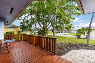 5324 Chippendale Cir E, Fort Myers, FL 33919 - Photo 4