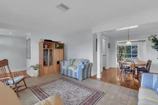 5324 Chippendale Cir E, Fort Myers, FL 33919 - Photo 2