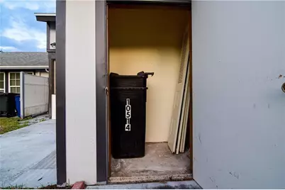 10514 Newbury Ct, Lehigh Acres, FL 33936 - Photo 32