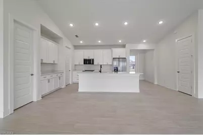 118 SW 20th St, Cape Coral, FL 33991 - Photo 8