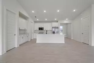 118 SW 20th St, Cape Coral, FL 33991 - Photo 8