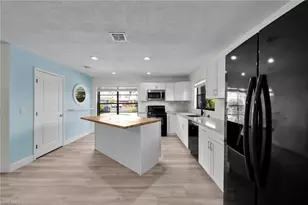 719 SE 12th Ave, Cape Coral, FL 33990 - Photo 8