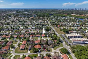 27391 Pelican Ridge Cir, Bonita Springs, FL 34135 - Photo 42