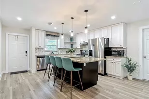 27391 Pelican Ridge Cir, Bonita Springs, FL 34135 - Photo 8