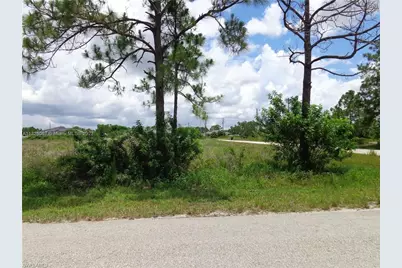 1068 Harwood Ave S, Lehigh Acres, FL 33974 - Photo 4