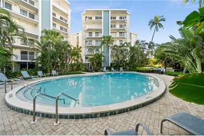 1300 Gulf Shore Blvd N #701, Naples, FL 34102 - Photo 4