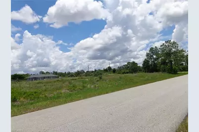 1071 Halby Ave S, Lehigh Acres, FL 33974 - Photo 6