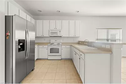 9240 Gladiolus Preserve Cir, Fort Myers, FL 33908 - Photo 6