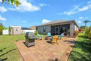 3014 SW 9th Pl, Cape Coral, FL 33914 - Photo 4