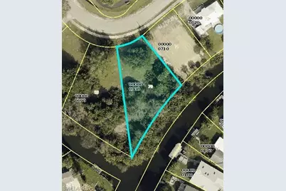 935 Iris Dr, North Fort Myers, FL 33903 - Photo 10