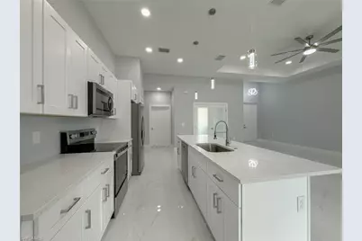 6137 Higgins Ave, Fort Myers, FL 33905 - Photo 6