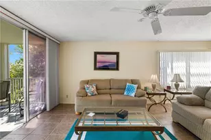 1087 Forest Lakes Dr, Naples, FL 34105 - Photo 12