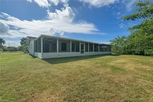 109 SE 46th Ln, Cape Coral, FL 33904 - Photo 6