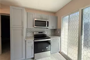 327 Montgomery Ave, Fort Myers, FL 33905 - Photo 8