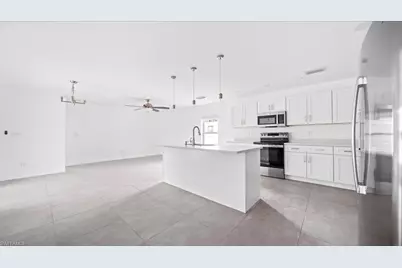 3212 Jeffcott St, Fort Myers, FL 33916 - Photo 4