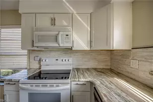 628 SE 12th Ct, Cape Coral, FL 33990 - Photo 6