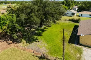 212 Charlotte Ave, Fort Myers, FL 33916 - Photo 1