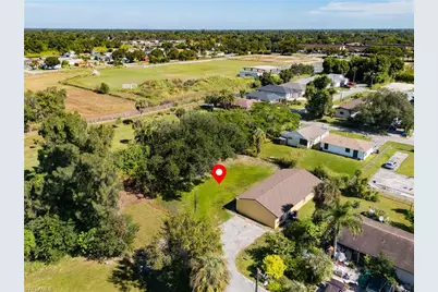 212 Charlotte Ave, Fort Myers, FL 33916 - Photo 2