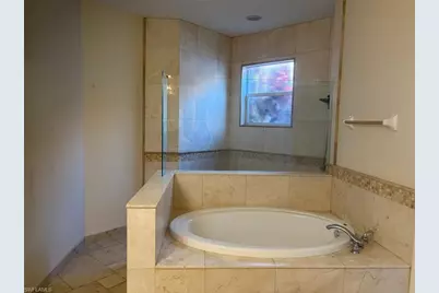 12398 Rock Ridge Ln, Fort Myers, FL 33913 - Photo 8