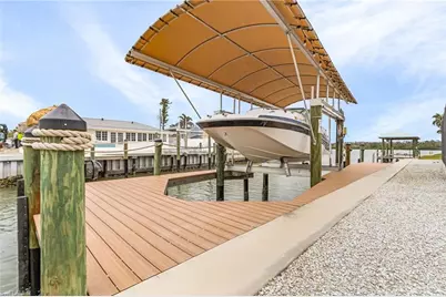 467 Madison Ct, Fort Myers Beach, FL 33931 - Photo 2