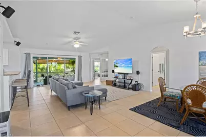 4301 NE 9th Pl, Cape Coral, FL 33909 - Photo 4