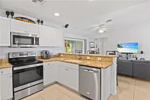 4301 NE 9th Pl, Cape Coral, FL 33909 - Photo 14