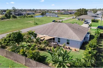 4301 NE 9th Pl, Cape Coral, FL 33909 - Photo 2