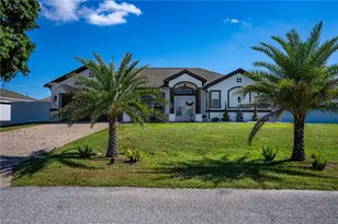 1909 NE 1st Pl, Cape Coral, FL 33909 - Photo 2
