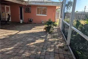 1426 SE 19th Ln, Cape Coral, FL 33990 - Photo 4