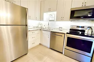 8101 S Woods Cir, Fort Myers, FL 33919 - Photo 8