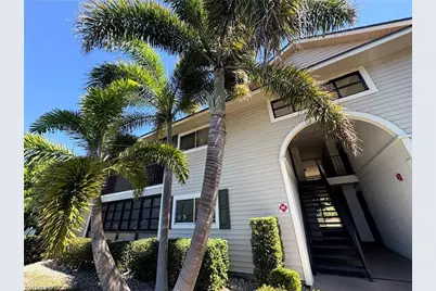 8101 S Woods Cir #6, Fort Myers, FL 33919 - Photo 2