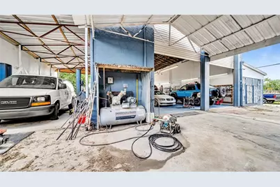 1901 Dana Dr, Fort Myers, FL 33907 - Photo 18