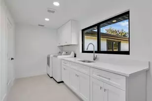 1365 Kingswood Ct, Fort Myers, FL 33919 - Photo 36