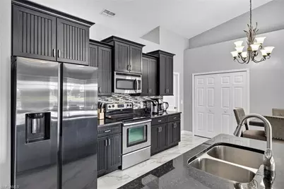 2574 SW 27th Pl, Cape Coral, FL 33914 - Photo 10