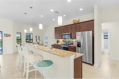 2704 SW 4th Pl, Cape Coral, FL 33914 - Photo 16