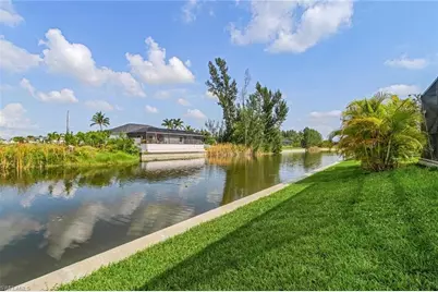 2704 SW 4th Pl, Cape Coral, FL 33914 - Photo 38