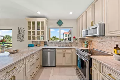 7402 Lake Breeze Dr #301, Fort Myers, FL 33907 - Photo 12