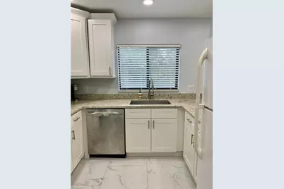 9640 Windsor Gardens Ln #201, Fort Myers, FL 33919 - Photo 6