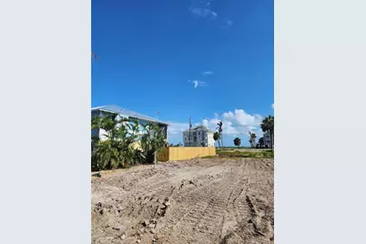 7910 Buccaneer Dr, Fort Myers Beach, FL 33931 - Photo 2