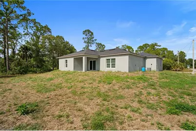 942 Sunrise Blvd, Lehigh Acres, FL 33974 - Photo 36