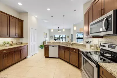 401 NE 19th Pl, Cape Coral, FL 33909 - Photo 18