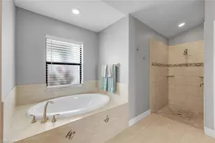 401 NE 19th Pl, Cape Coral, FL 33909 - Photo 38