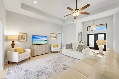 401 NE 19th Pl, Cape Coral, FL 33909 - Photo 10