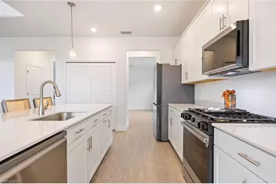 19112 Hanley Blvd, Estero, FL 33928 - Photo 8