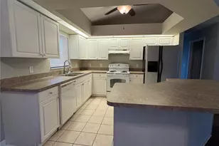 1010 Candlelight Dr, Lehigh Acres, FL 33974 - Photo 4