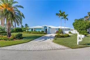 734 Sand Dollar Dr, Sanibel, FL 33957 - Photo 1