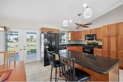 609 SE 17th St, Cape Coral, FL 33990 - Photo 6